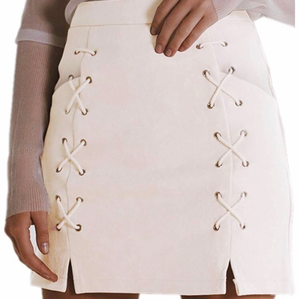 🎉HP 🎉Highwaisted Faux Suede Mini Skirt